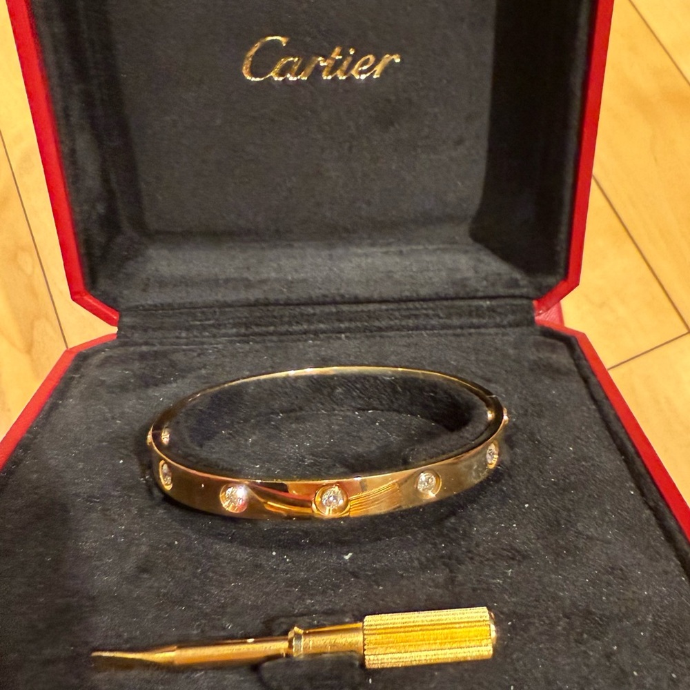 Cartier 10 diamond LOVE bracelet, gold.